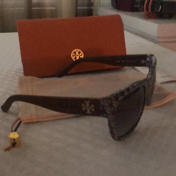 Tory Burch Sunglasses - Picture 2 of 9